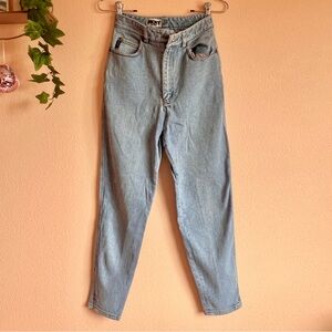 Vintage DKNY Boyfriend Jeans Light Wash Denim with Little Side Slits Y2K size 24